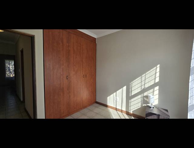 3 BEDROOM FREEHOLD FOR SALE IN SINOVILLE